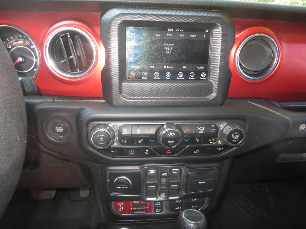 Photo 19 of this JEEP GLADIATOR