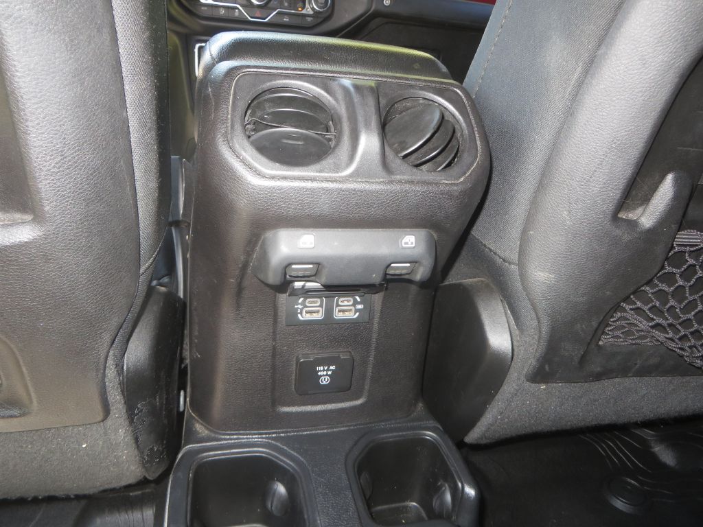 Photo 28 of this JEEP GLADIATOR