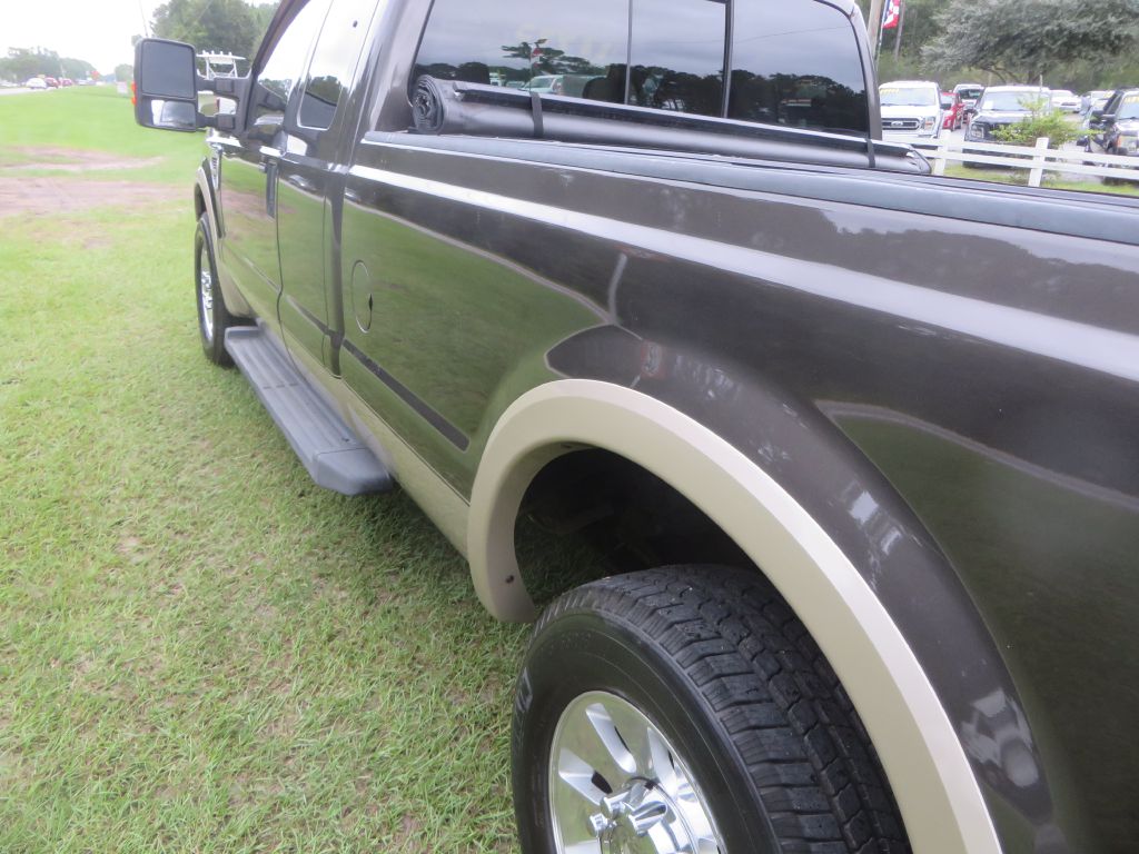 Photo 10 of this FORD F350