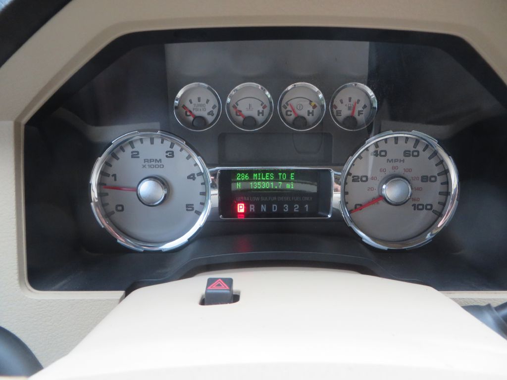 Photo 20 of this FORD F350
