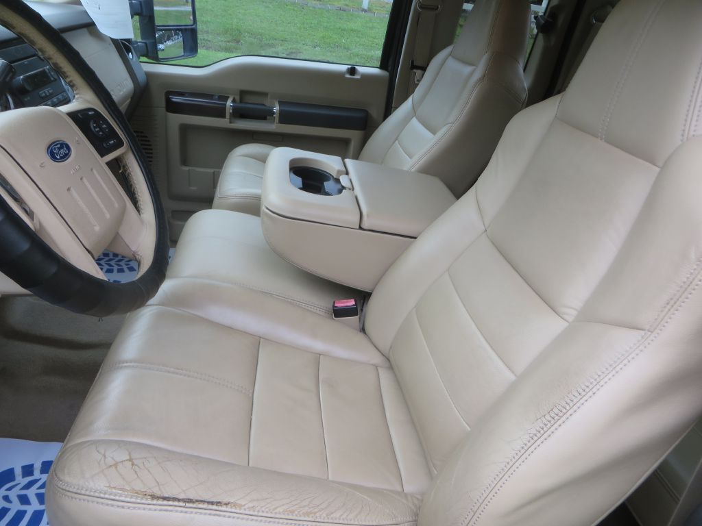 Photo 24 of this FORD F350