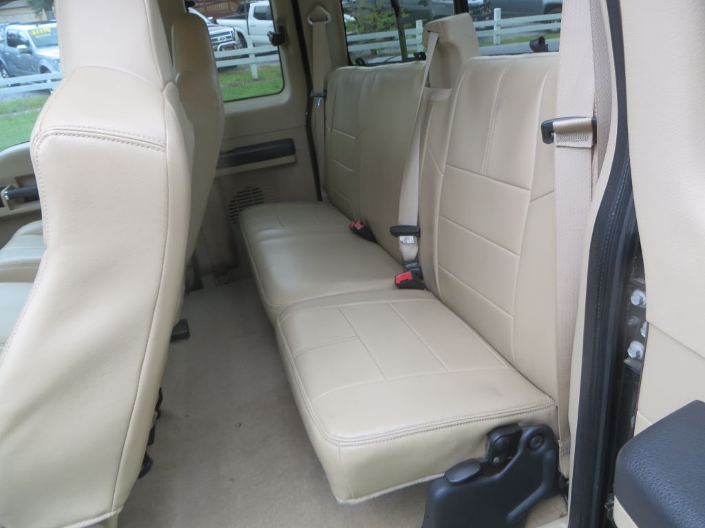 Photo 26 of this FORD F350