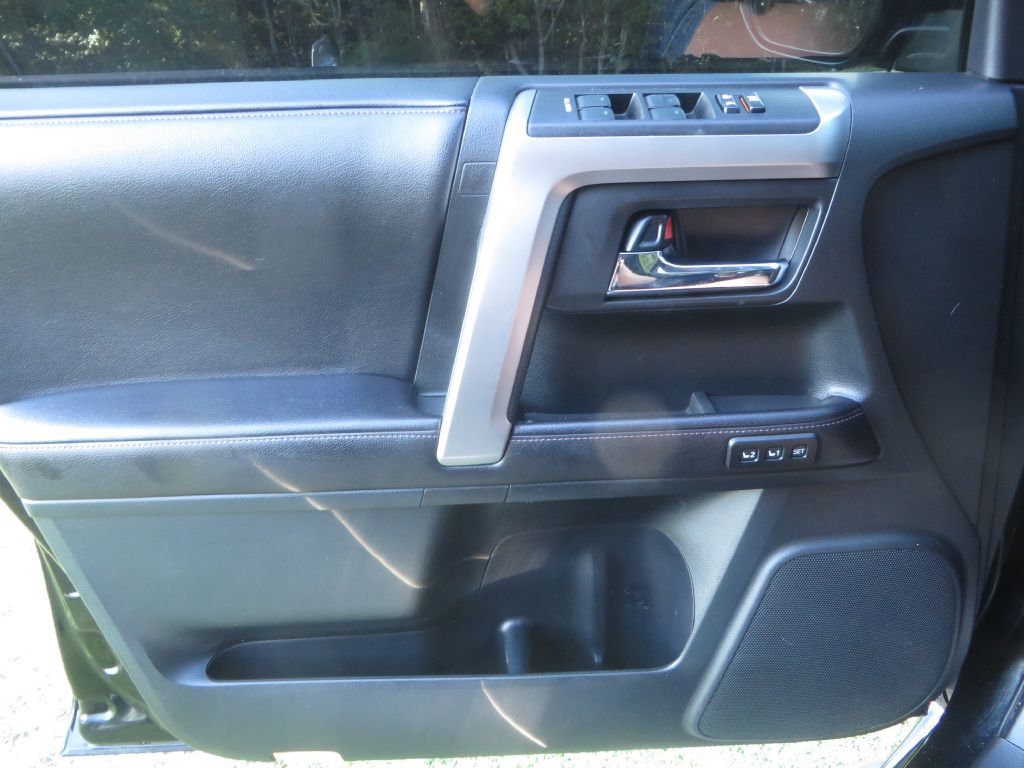 Photo 12 of this TOYOTA 4RUNNER
