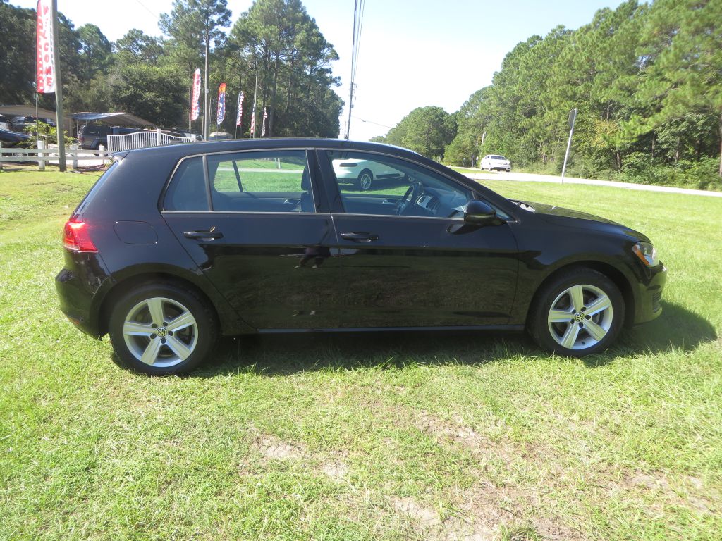 Photo 5 of this VOLKSWAGEN GOLF