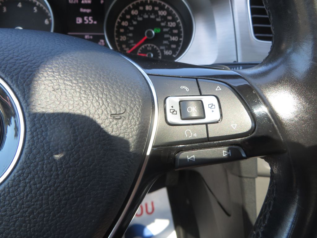 Photo 15 of this VOLKSWAGEN GOLF