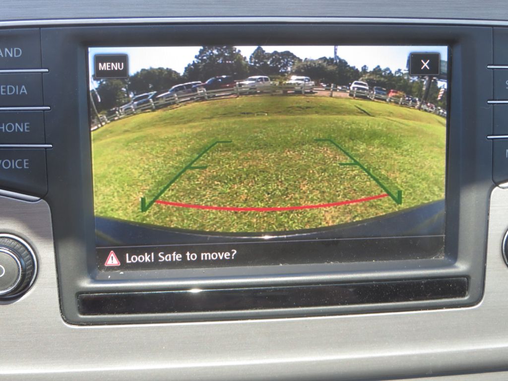 Photo 17 of this VOLKSWAGEN GOLF