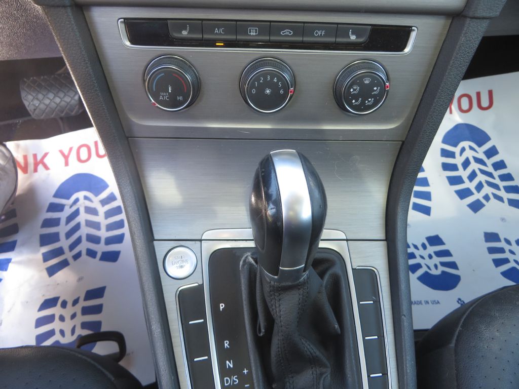 Photo 19 of this VOLKSWAGEN GOLF