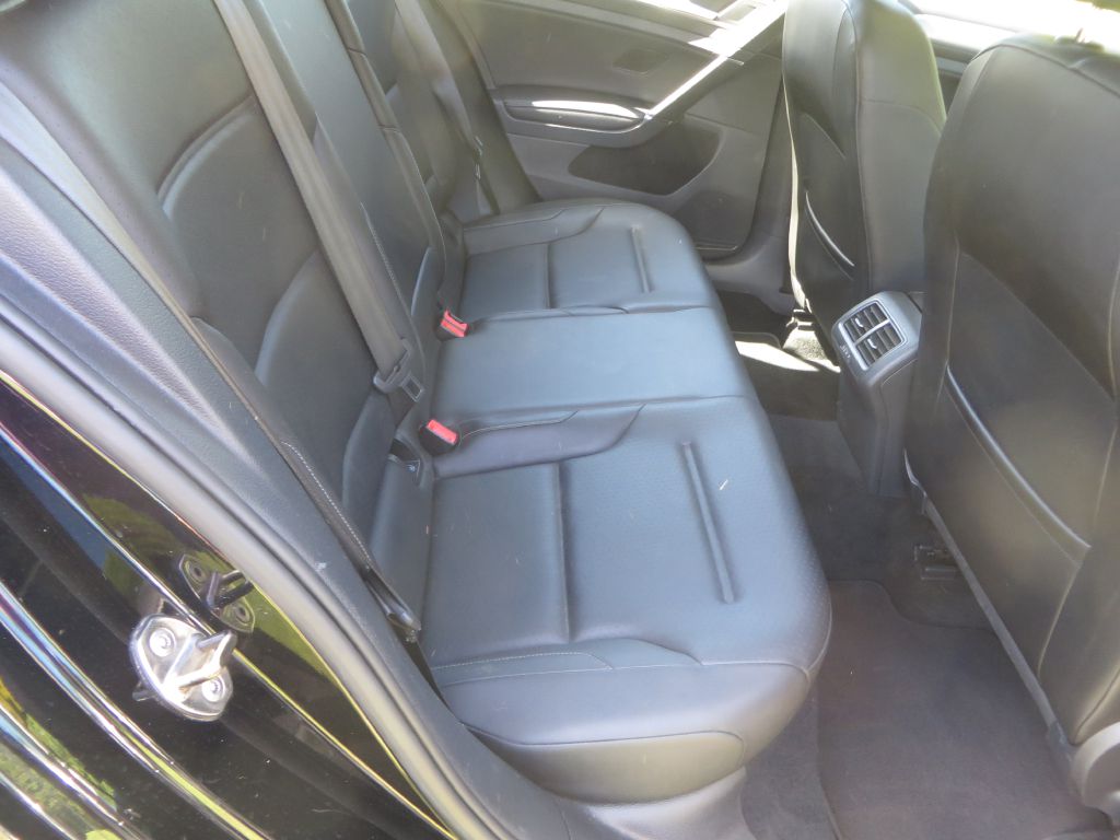 Photo 22 of this VOLKSWAGEN GOLF
