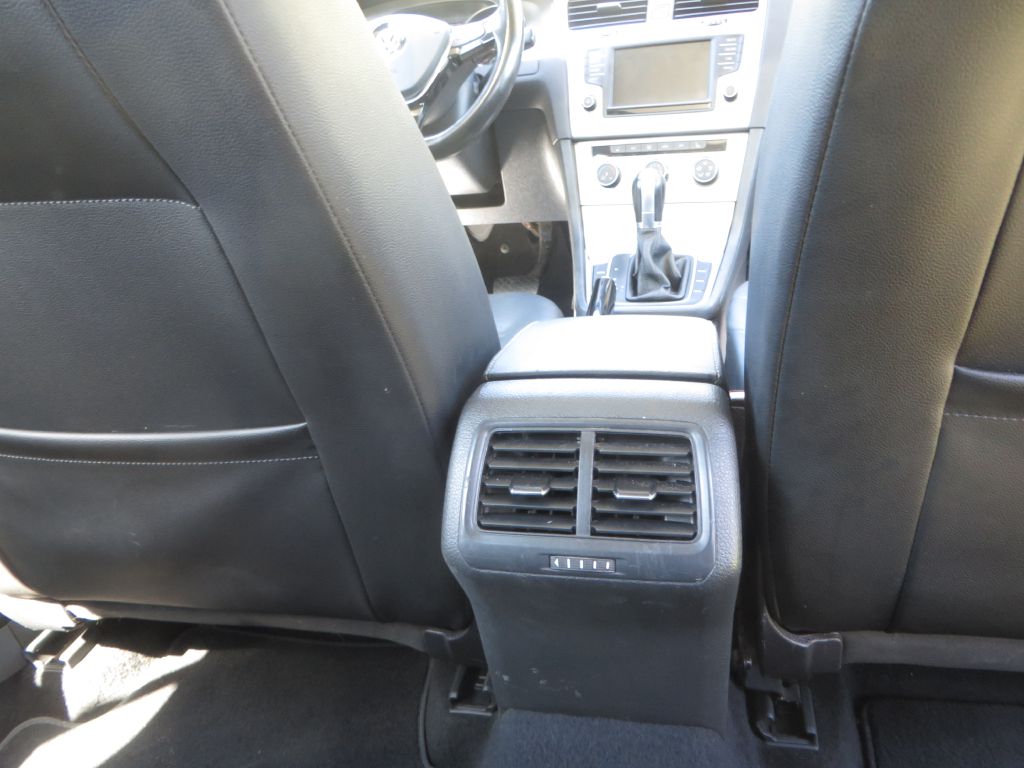 Photo 23 of this VOLKSWAGEN GOLF