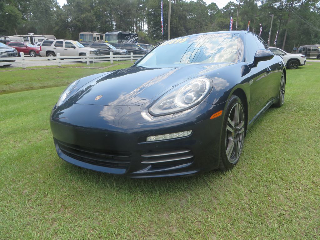 Photo 2 of this PORSCHE PANAMERA