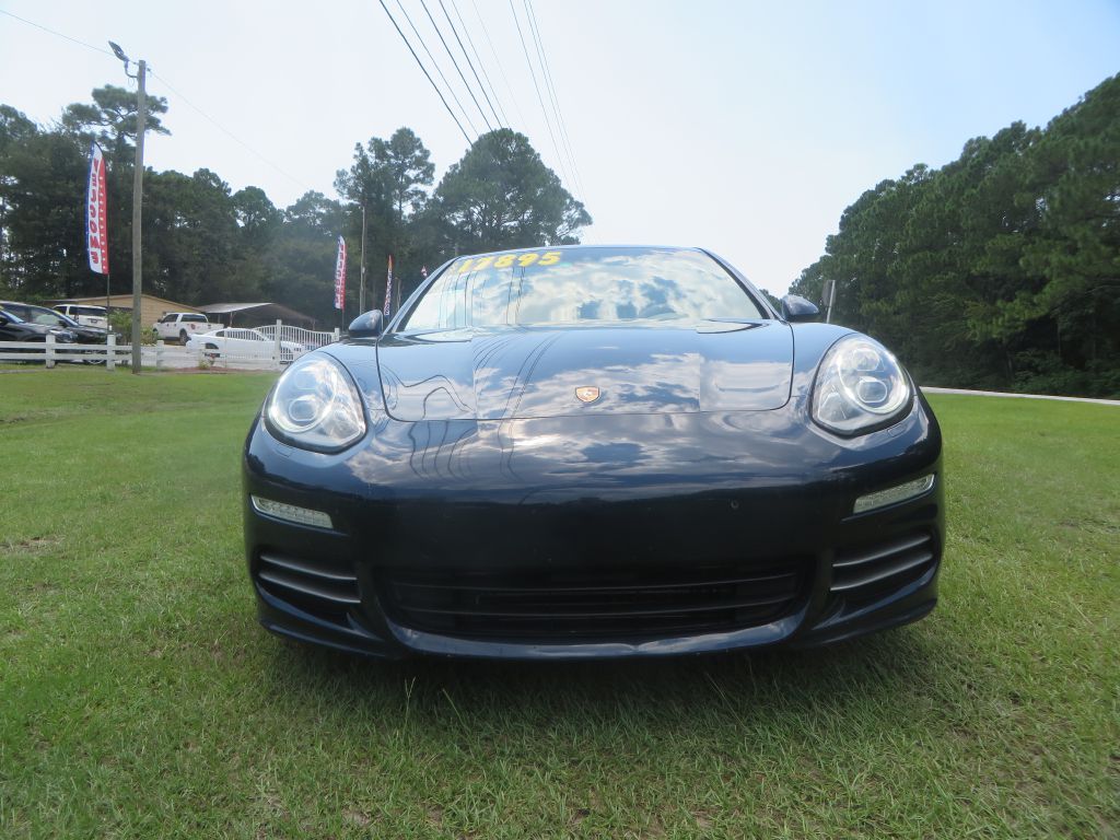 Photo 3 of this PORSCHE PANAMERA