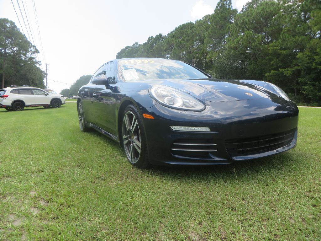 Photo 4 of this PORSCHE PANAMERA