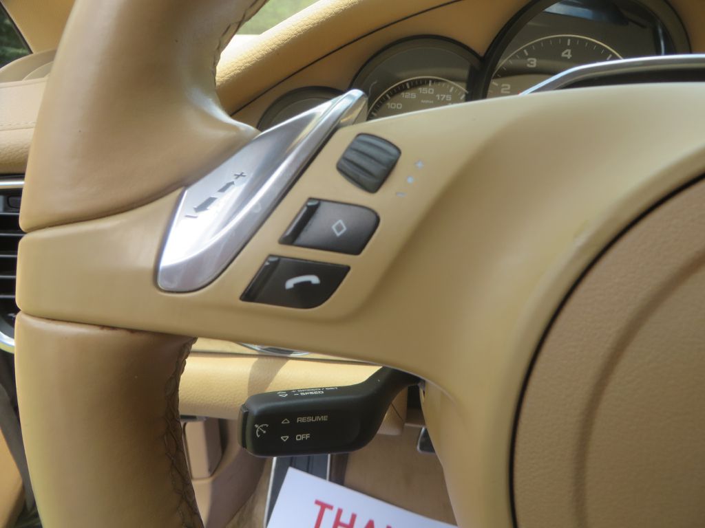 Photo 15 of this PORSCHE PANAMERA