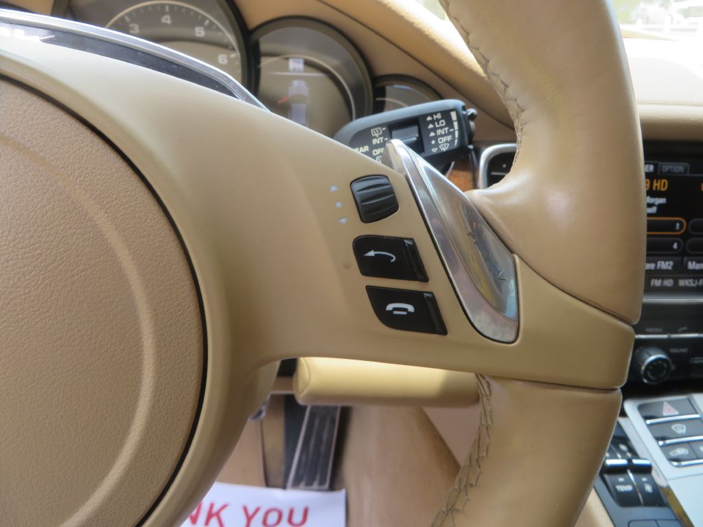 Photo 16 of this PORSCHE PANAMERA