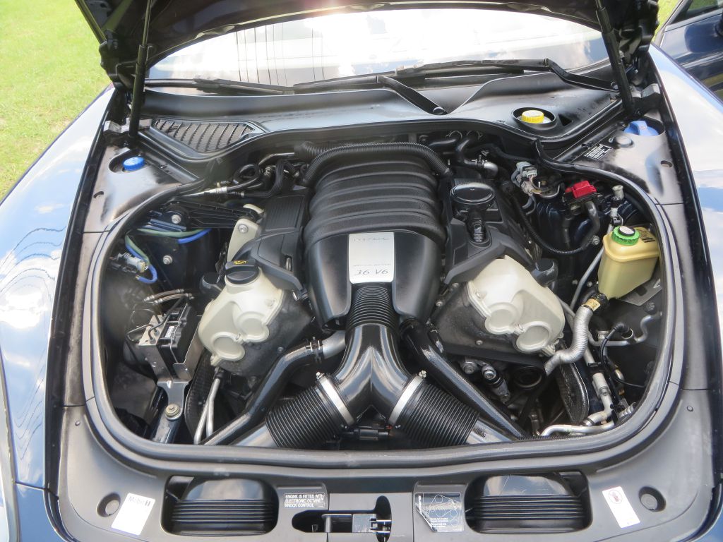 Photo 29 of this PORSCHE PANAMERA