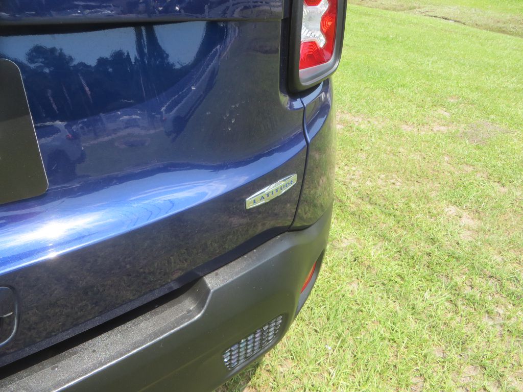 Photo 9 of this JEEP RENEGADE