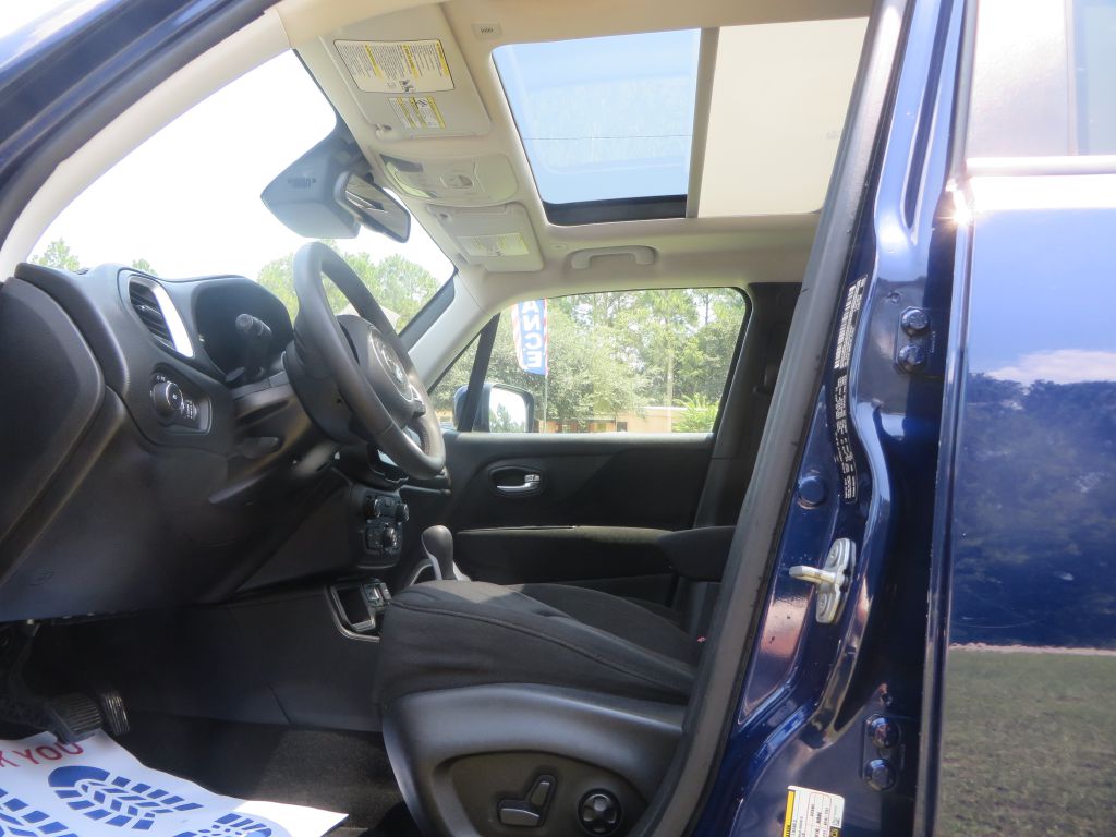 Photo 10 of this JEEP RENEGADE