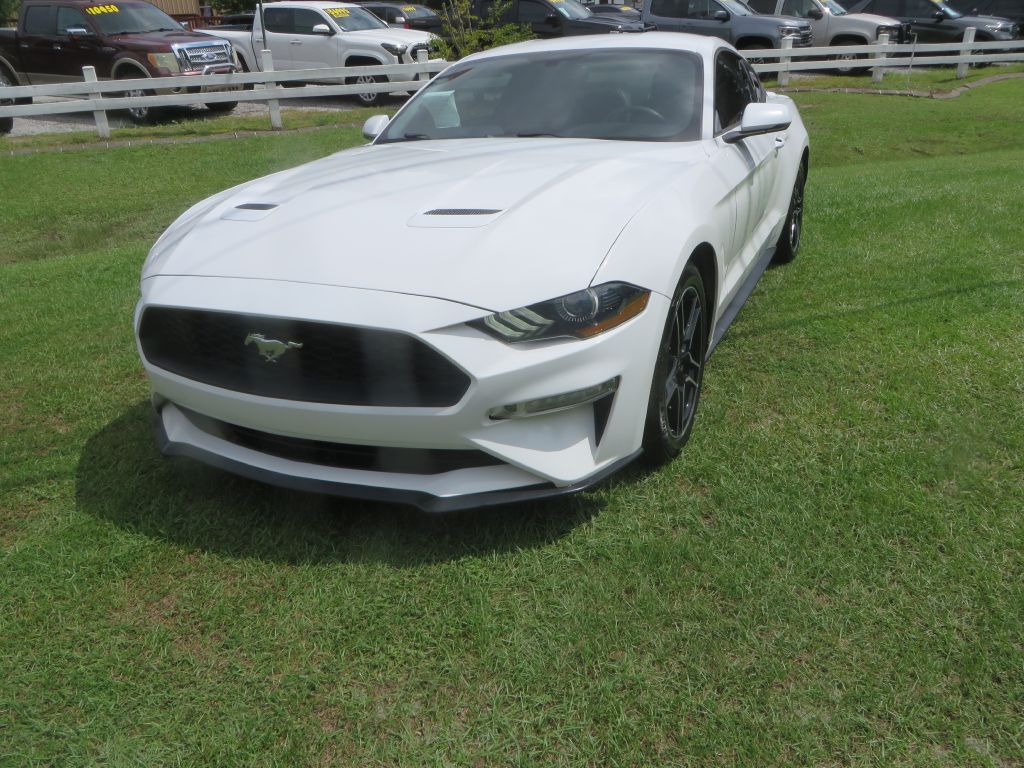 Photo 2 of this FORD MUSTANG