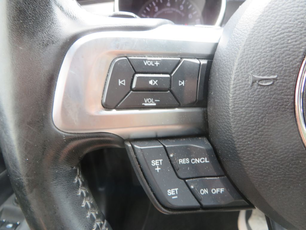 Photo 14 of this FORD MUSTANG