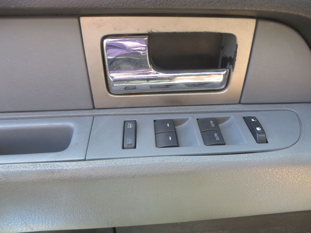 Photo 21 of this FORD F150