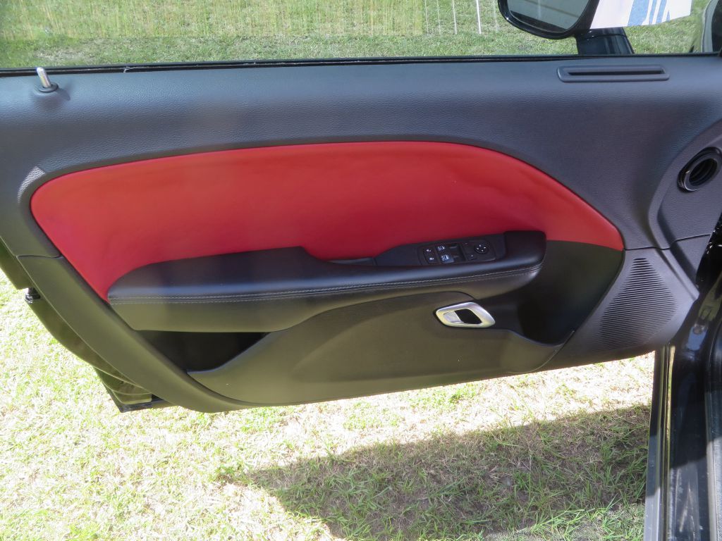 Photo 10 of this DODGE CHALLENGER