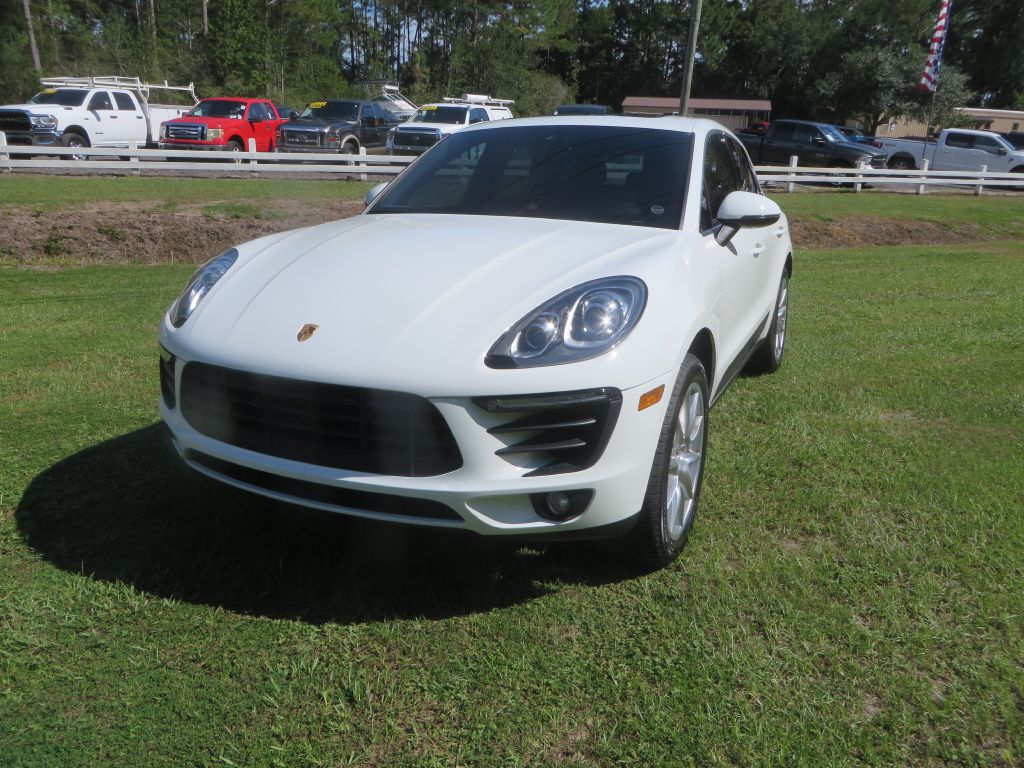 Photo 2 of this PORSCHE MACAN
