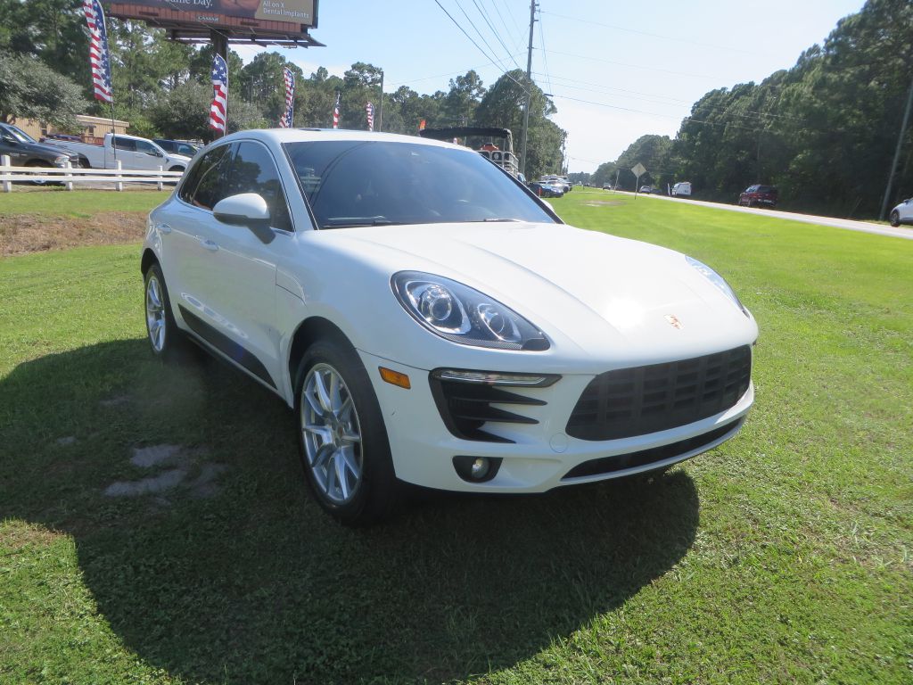 Photo 4 of this PORSCHE MACAN