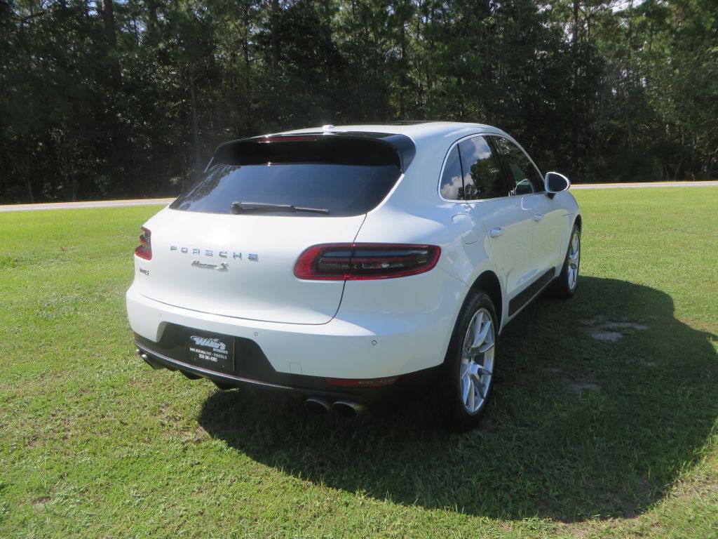 Photo 6 of this PORSCHE MACAN