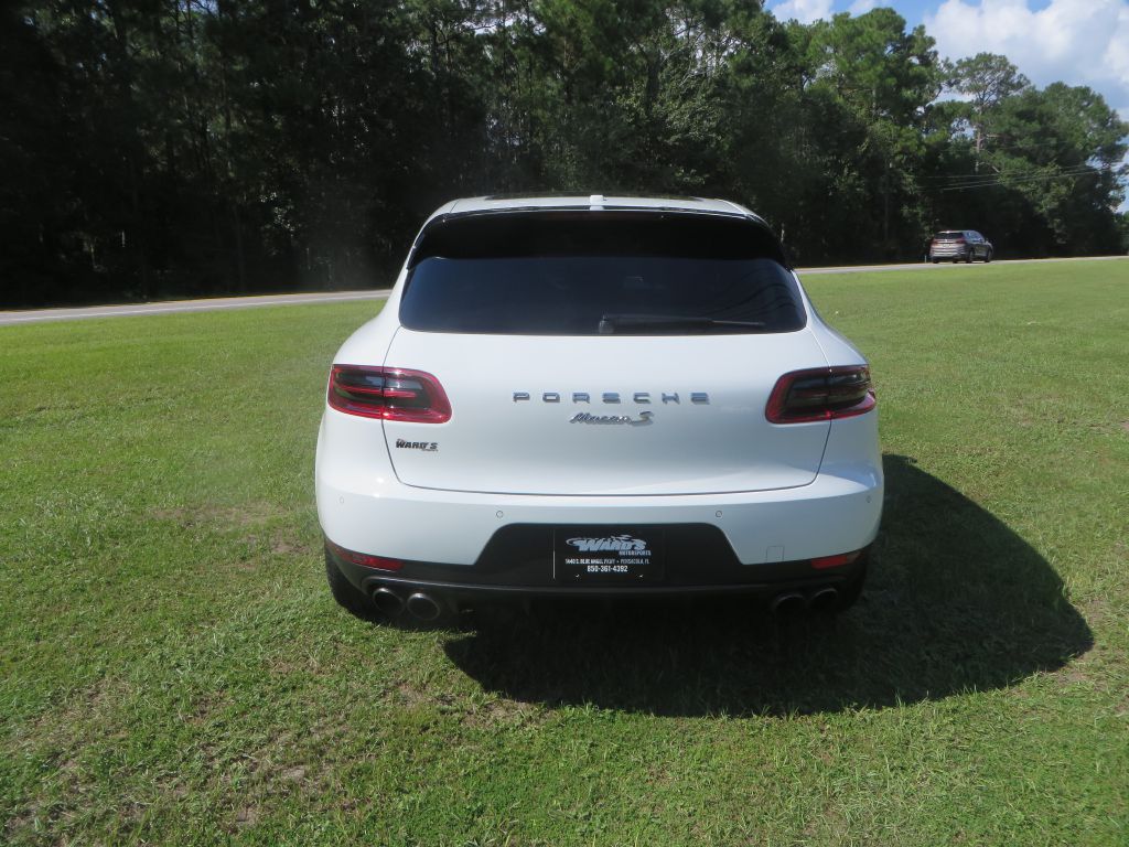 Photo 7 of this PORSCHE MACAN