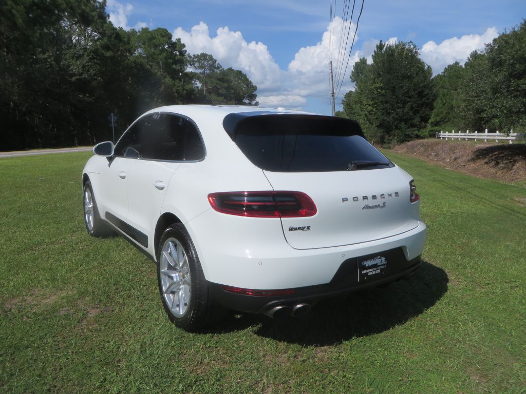 Photo 8 of this PORSCHE MACAN