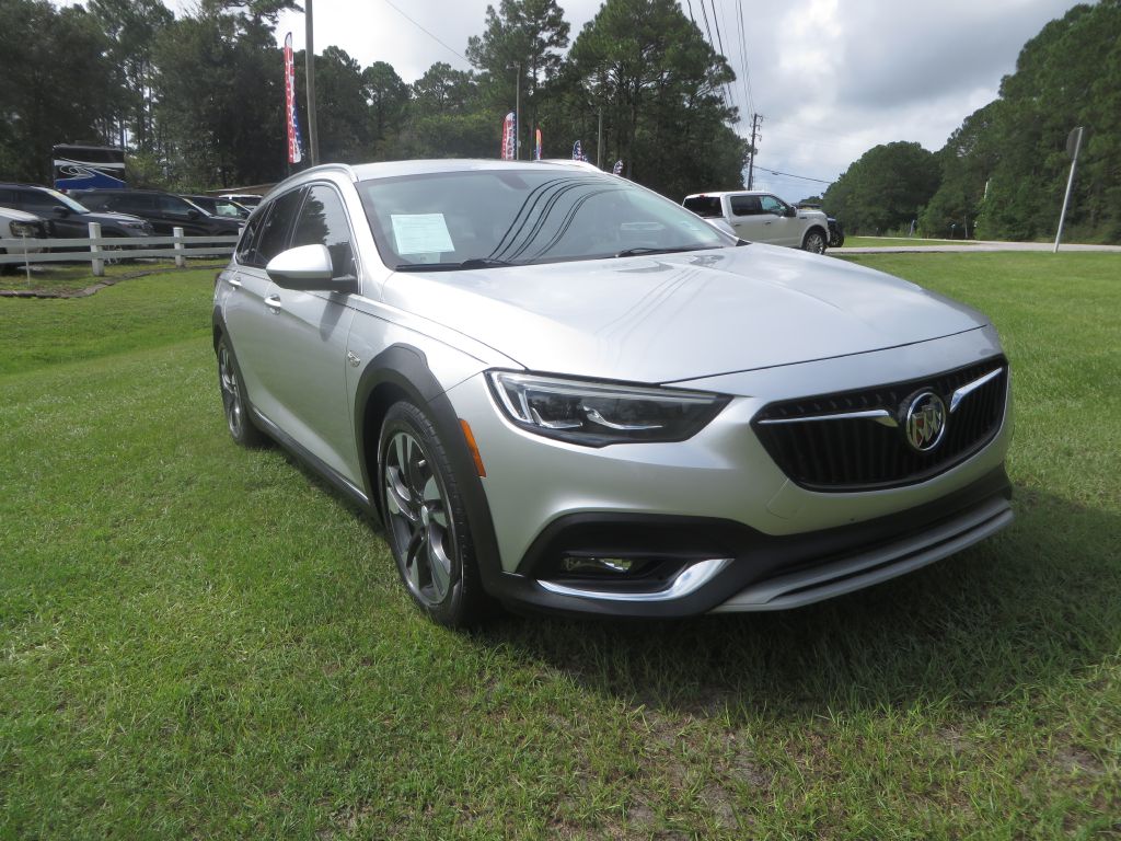 Photo 4 of this BUICK REGAL TOURX