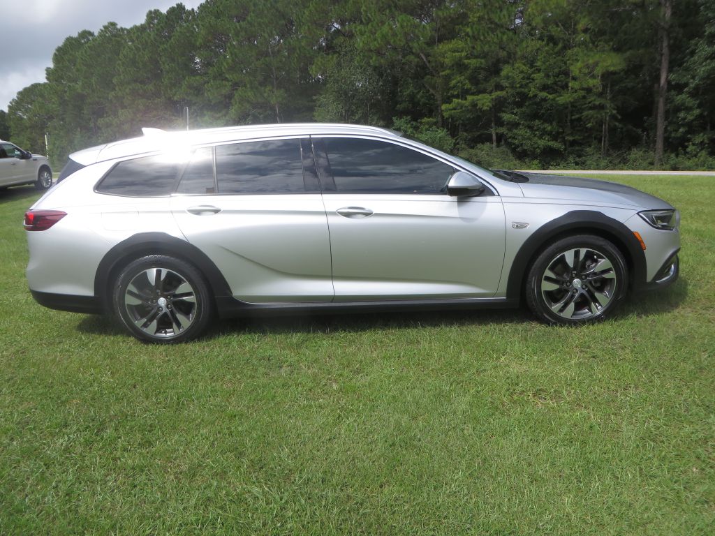 Photo 5 of this BUICK REGAL TOURX