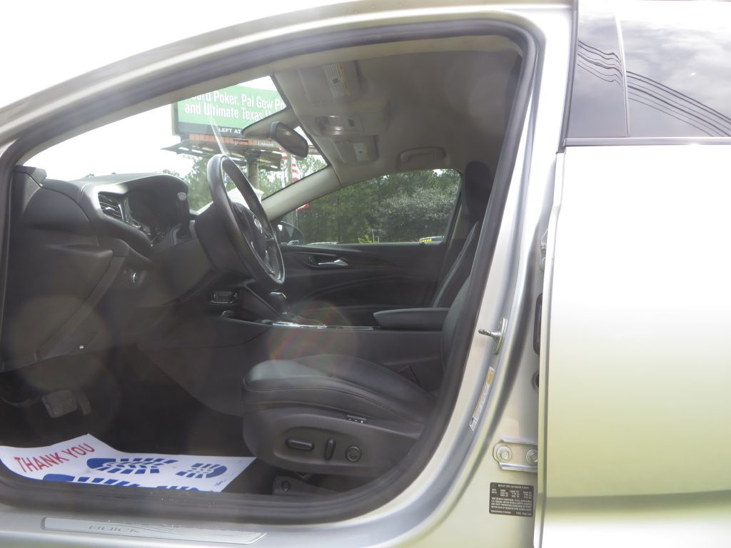 Photo 9 of this BUICK REGAL TOURX