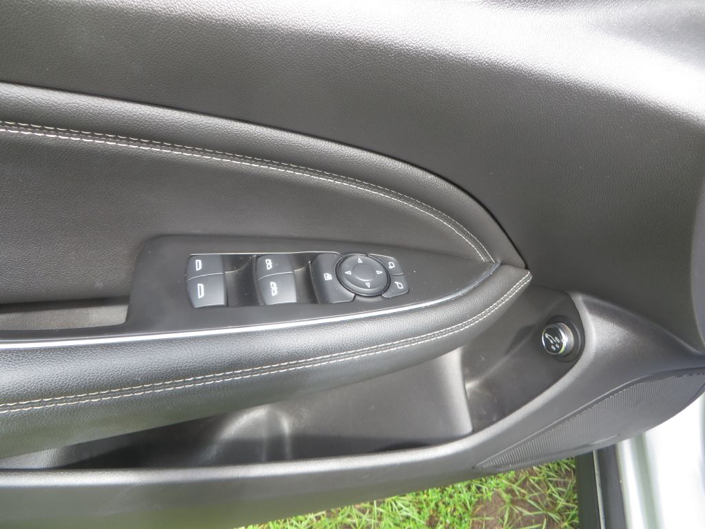 Photo 11 of this BUICK REGAL TOURX