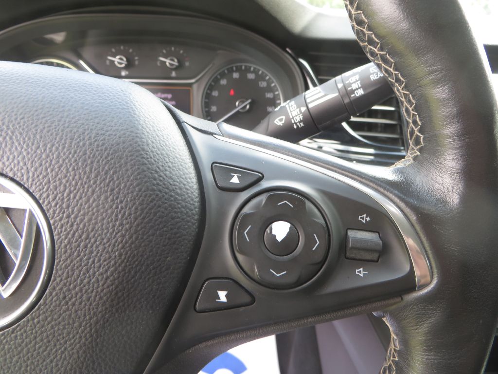 Photo 15 of this BUICK REGAL TOURX