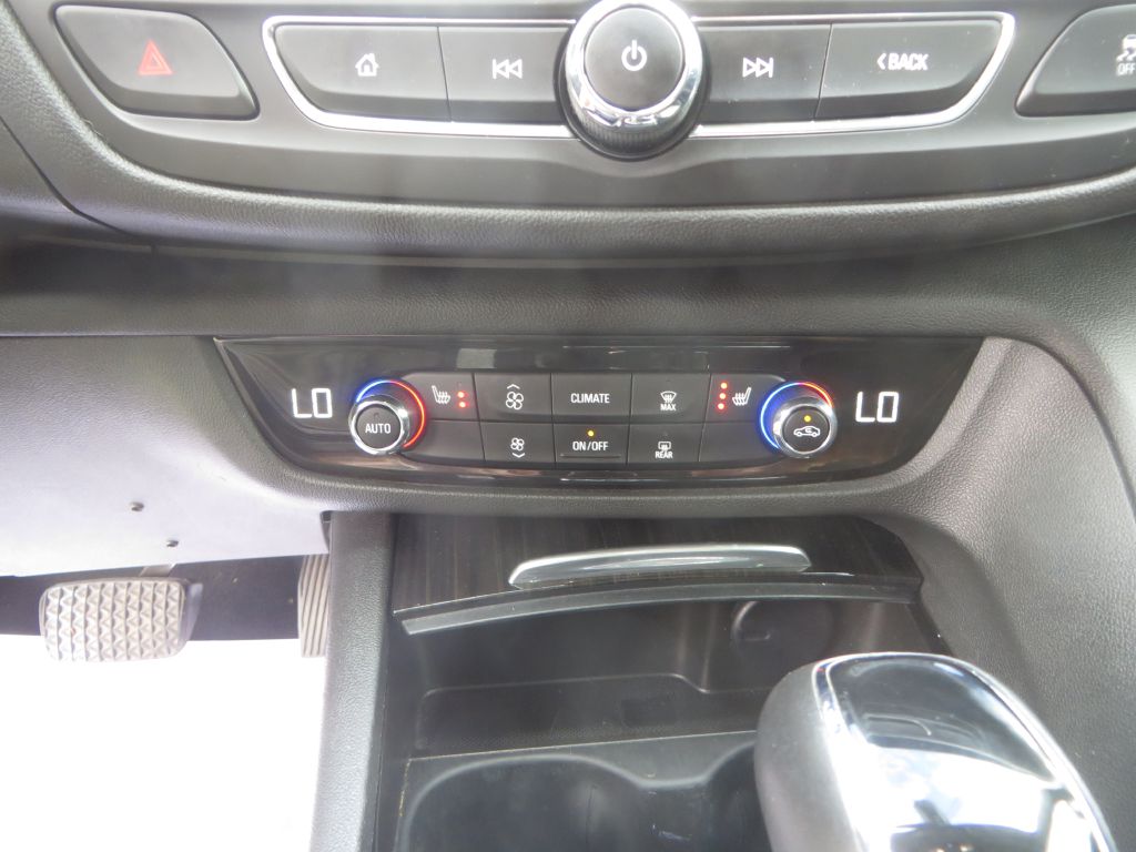 Photo 19 of this BUICK REGAL TOURX