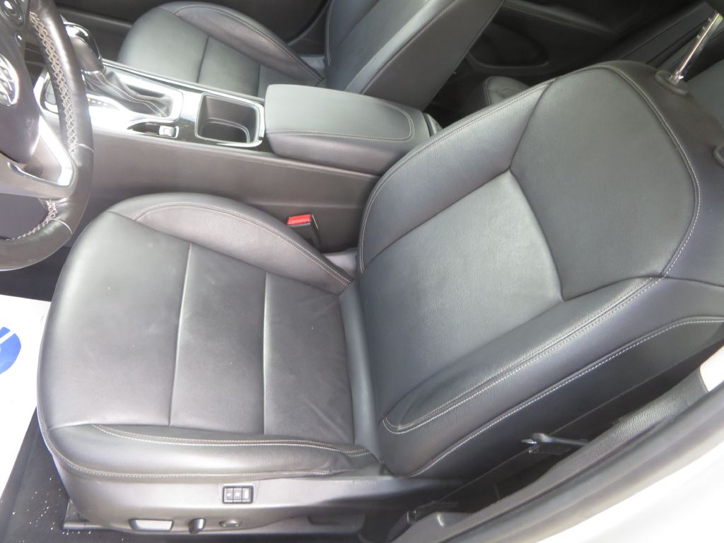 Photo 21 of this BUICK REGAL TOURX