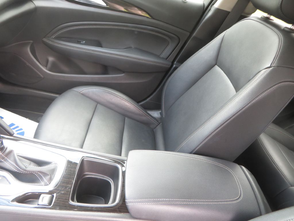 Photo 22 of this BUICK REGAL TOURX