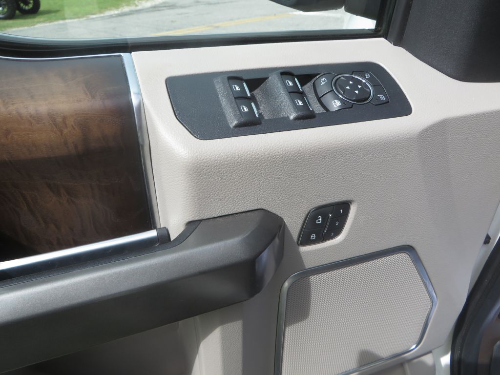 Photo 15 of this FORD F150