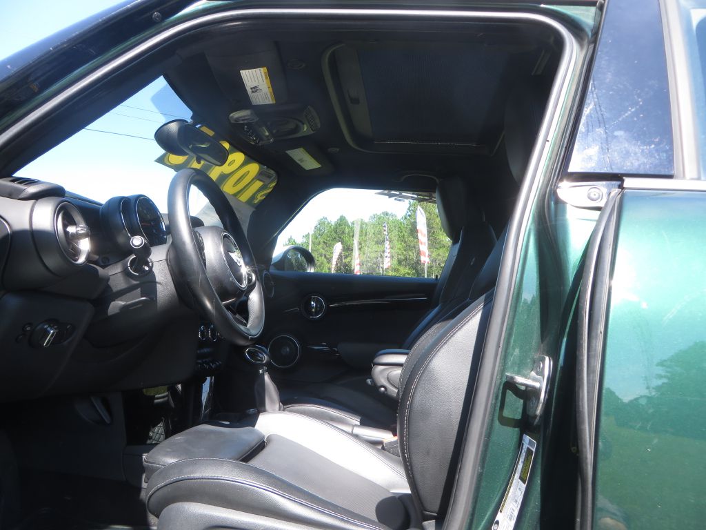 Photo 10 of this MINI COOPER