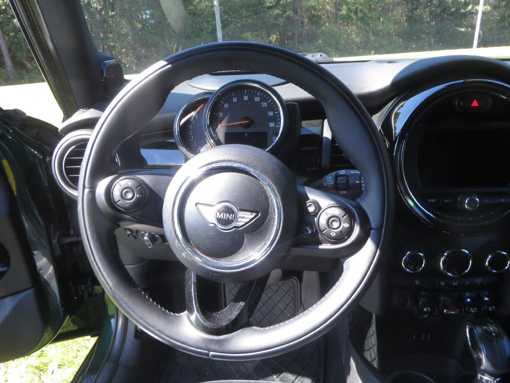Photo 13 of this MINI COOPER
