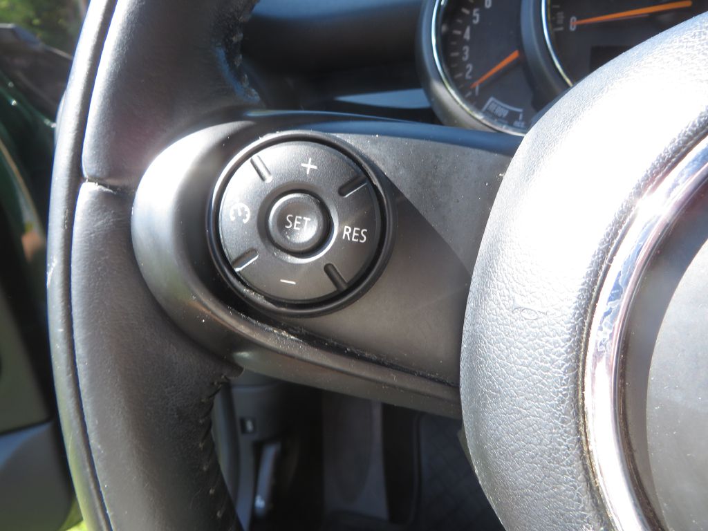 Photo 14 of this MINI COOPER