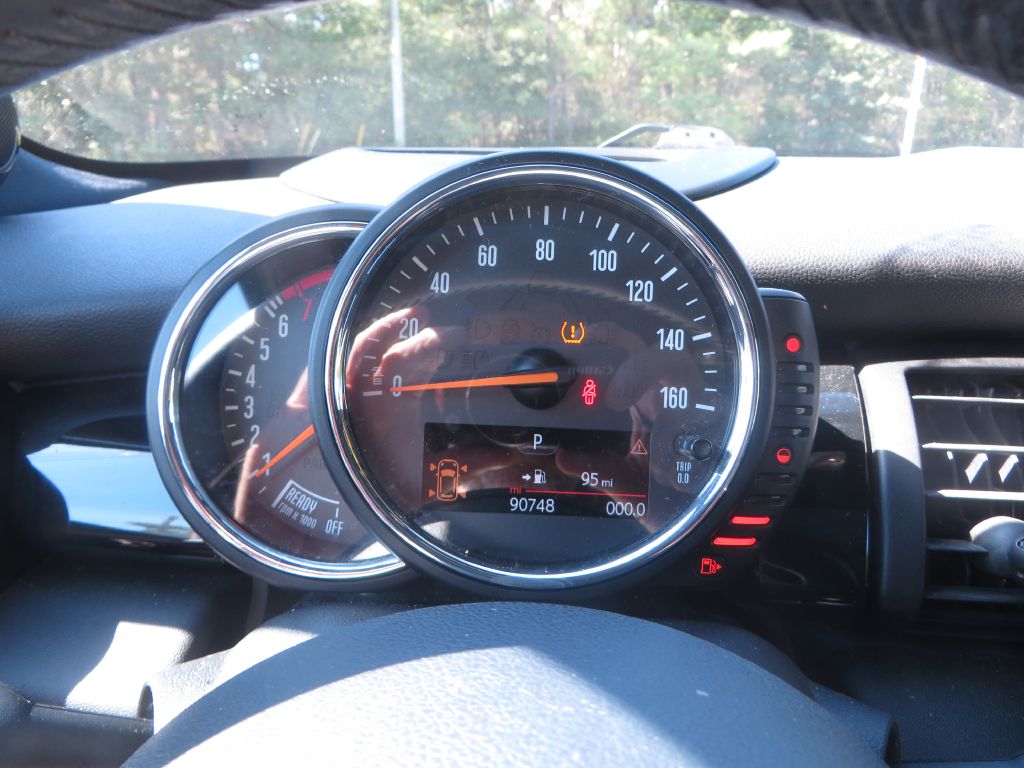 Photo 16 of this MINI COOPER