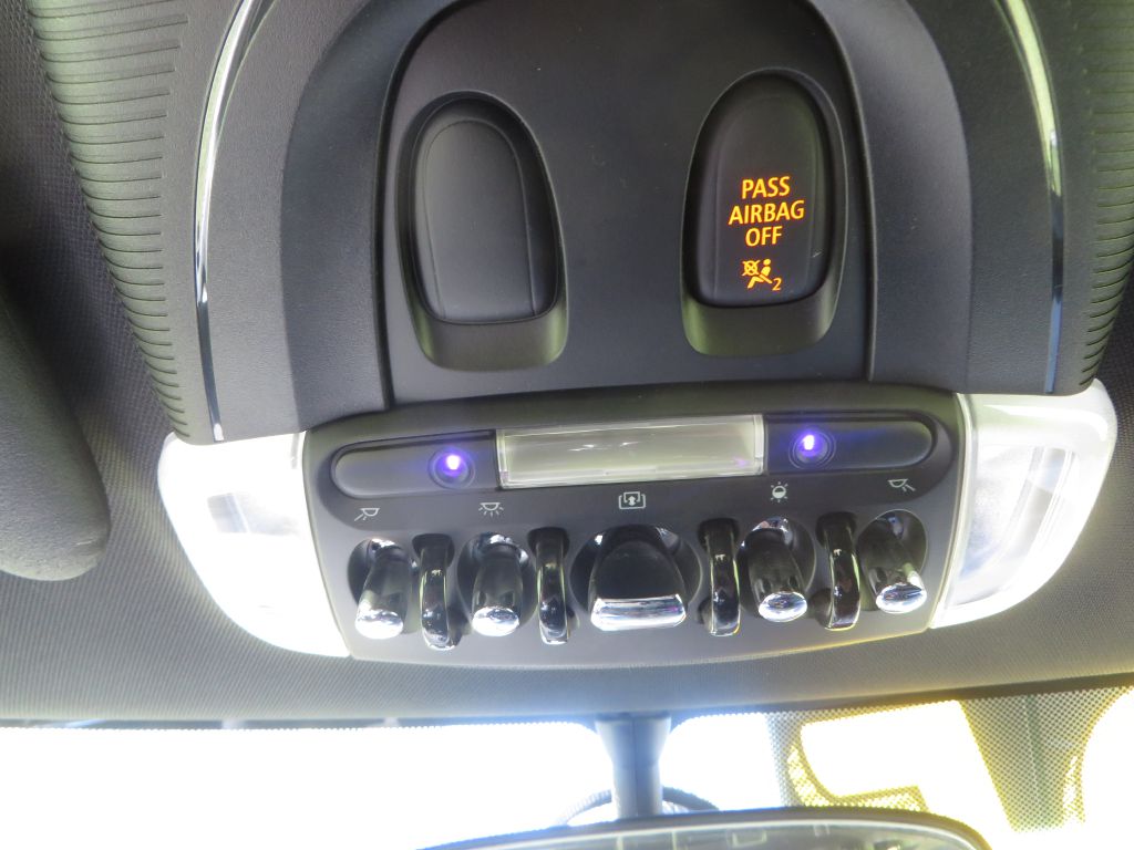 Photo 21 of this MINI COOPER