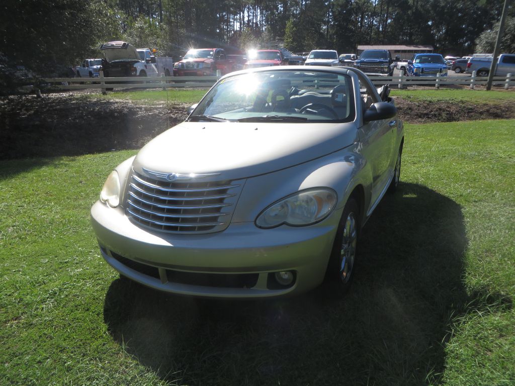 Photo 2 of this CHRYSLER PT CRUISER