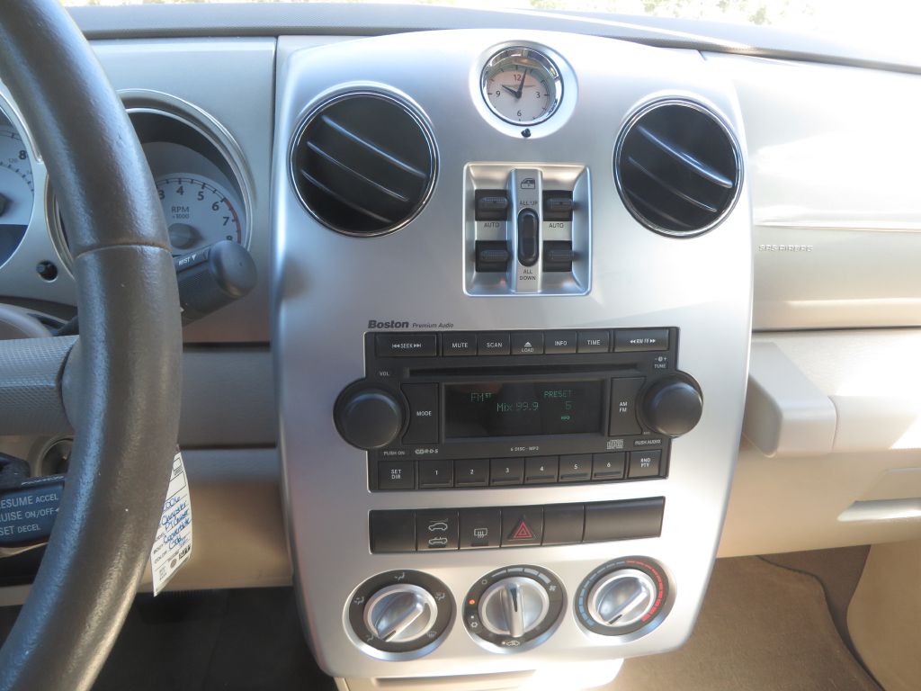 Photo 19 of this CHRYSLER PT CRUISER