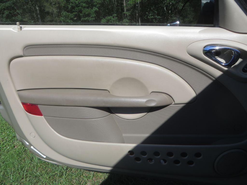 Photo 21 of this CHRYSLER PT CRUISER