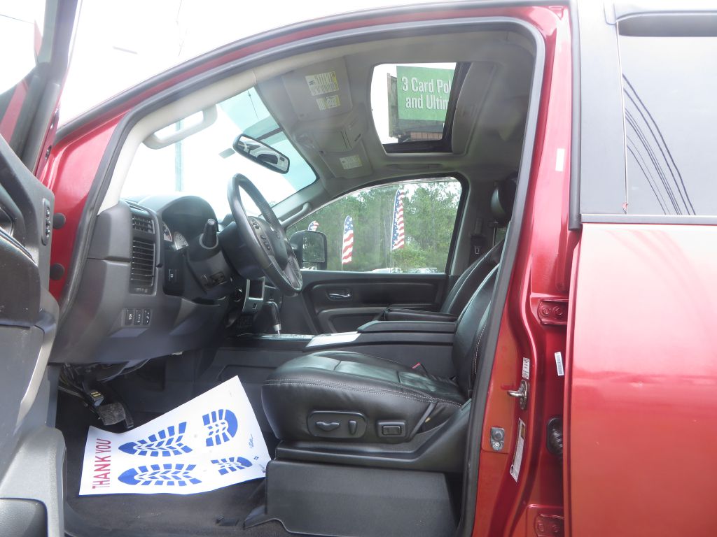Photo 12 of this NISSAN TITAN