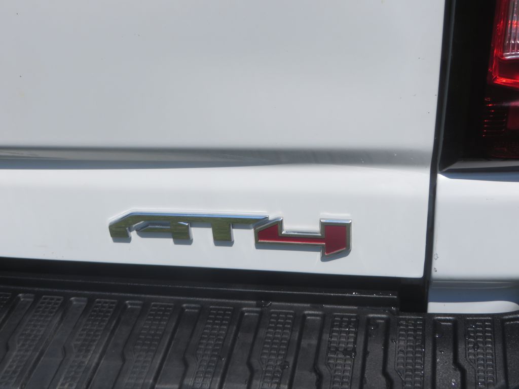 Photo 9 of this GMC SIERRA