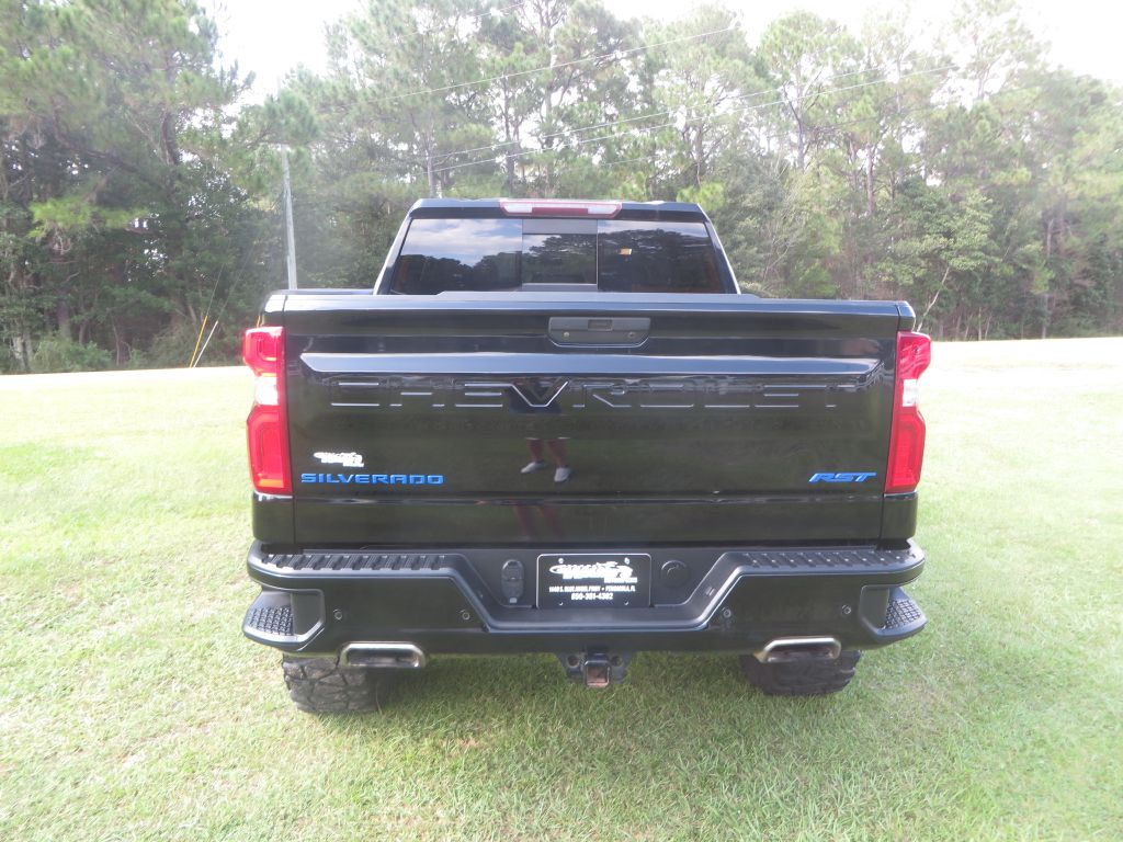 Photo 7 of this CHEVROLET SILVERADO LTD 1